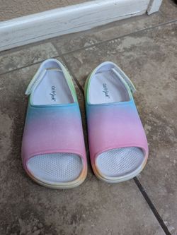Toddler Sandals - Size: 9