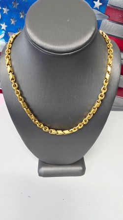 23.3k 26inch 5.3mm 174.4 Grams Chain (PRICE ISN'T NEGOTIABLE CASH ONLY NO TRADES)