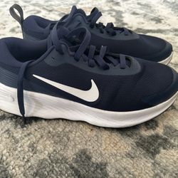 Nike Pomina Men’s Walking Shoe Midnight Blue Size 8