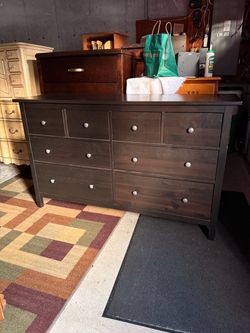 Dresser
