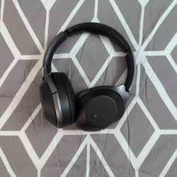 Sony Wireless Noise-Cancelling Headphones (WH-1000XM2)