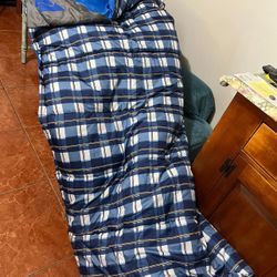 New No Bag Ozark Trail 4-lb Sleeping Bag , Adult Size. Azusa 