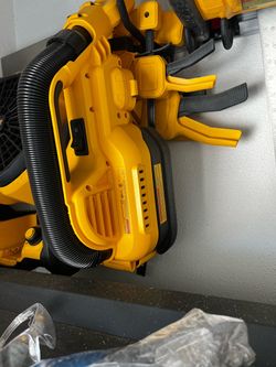 DEWALT Cordless Wet/Dry Vacuum DCV517