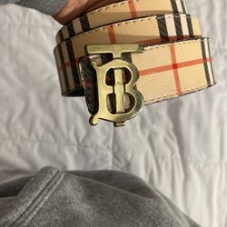 wearing burberry belt men