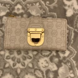 Brand New leather Michael Kors Wallet