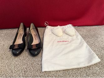 Ferragamo Vara Pump Bow Shoes Women’s Size US 7B