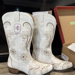 Cowgirl Boots Size 9