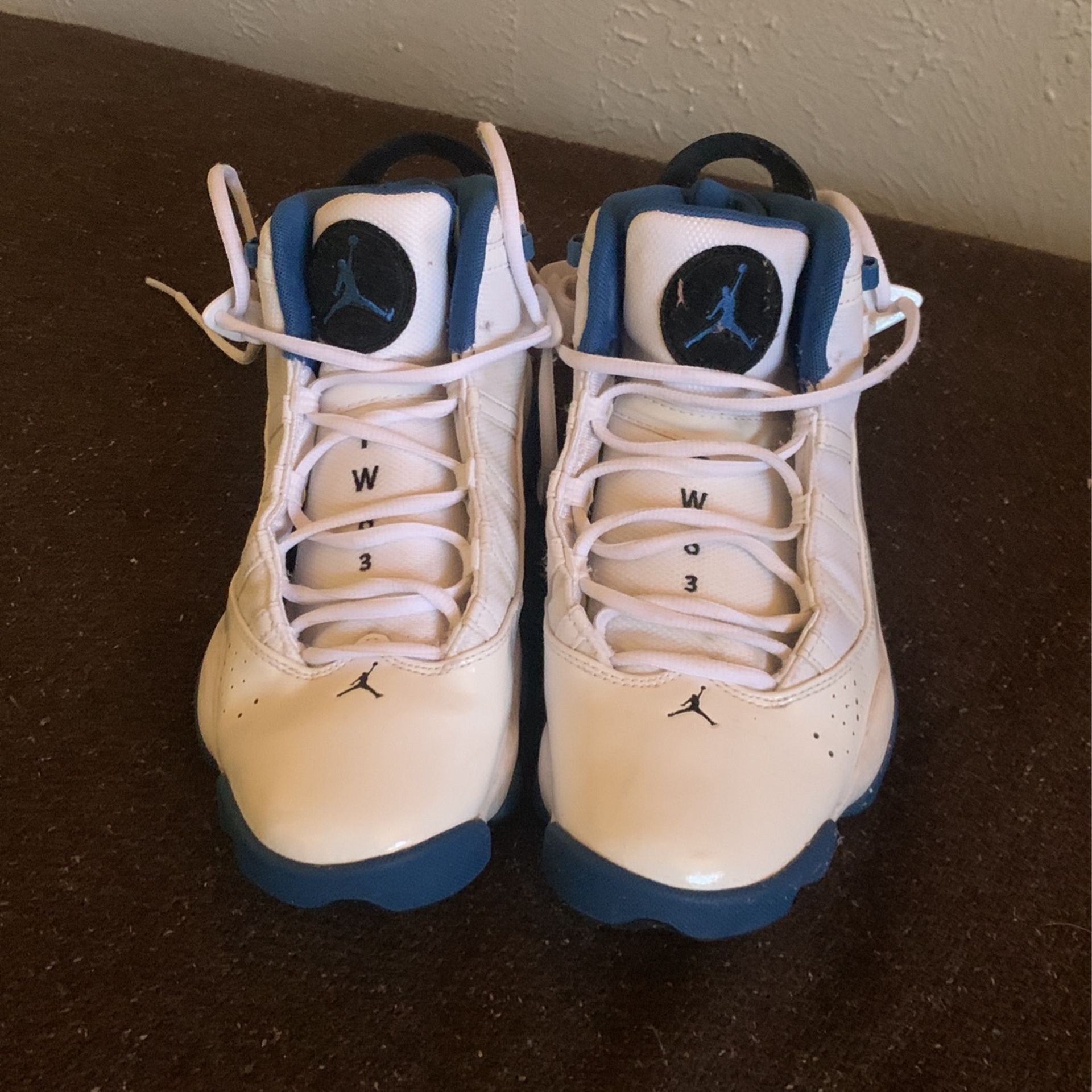 Air Jordan Two3 White And Blue