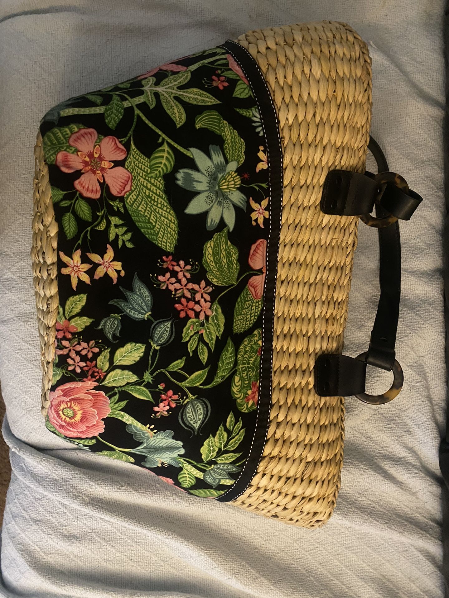 Vera Bradley Beach Tote And Accessories