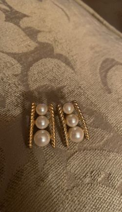 Pearl earrings