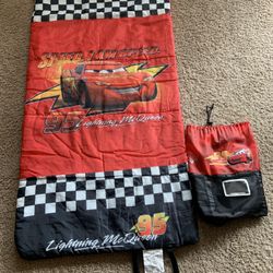  Disney Pixar Cars Red Lightning Mcqueen Child's Zippered Sleeping Bag including matching  Backpack 
