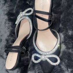 Size 6 Black Heel With Bow