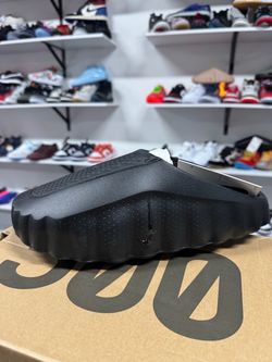 nike mind 001 triple black
