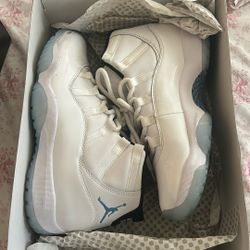 Jordan 11 White Legend Blue 
