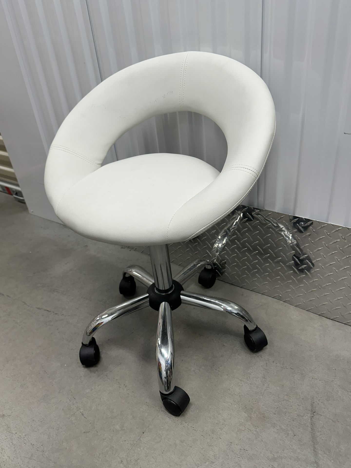 White Round Desk/Vanity Swivel Chair