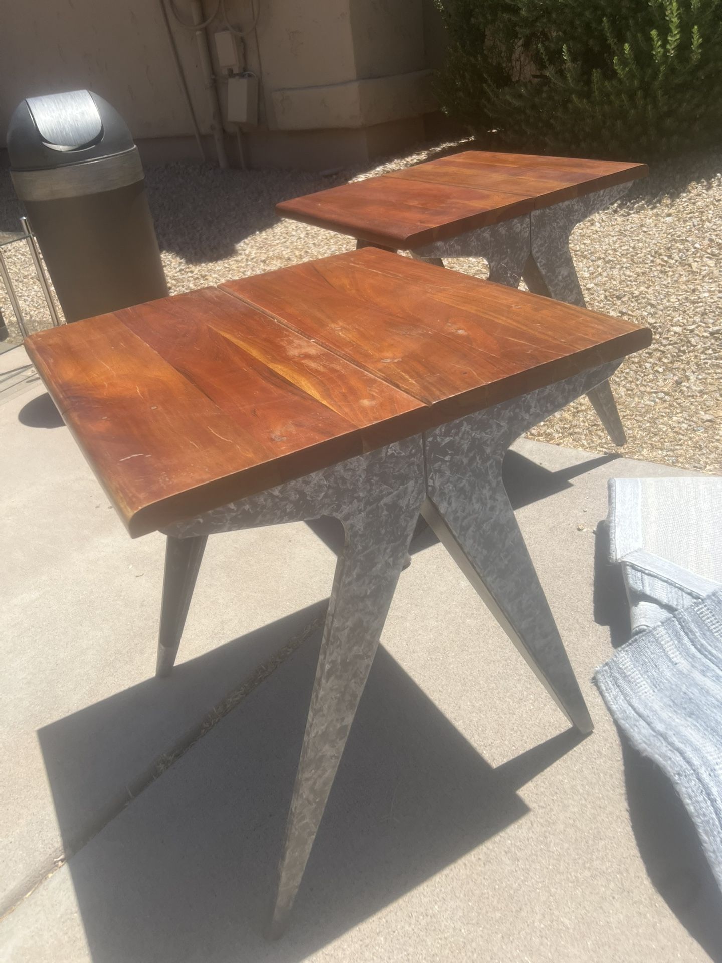 2 End Tables