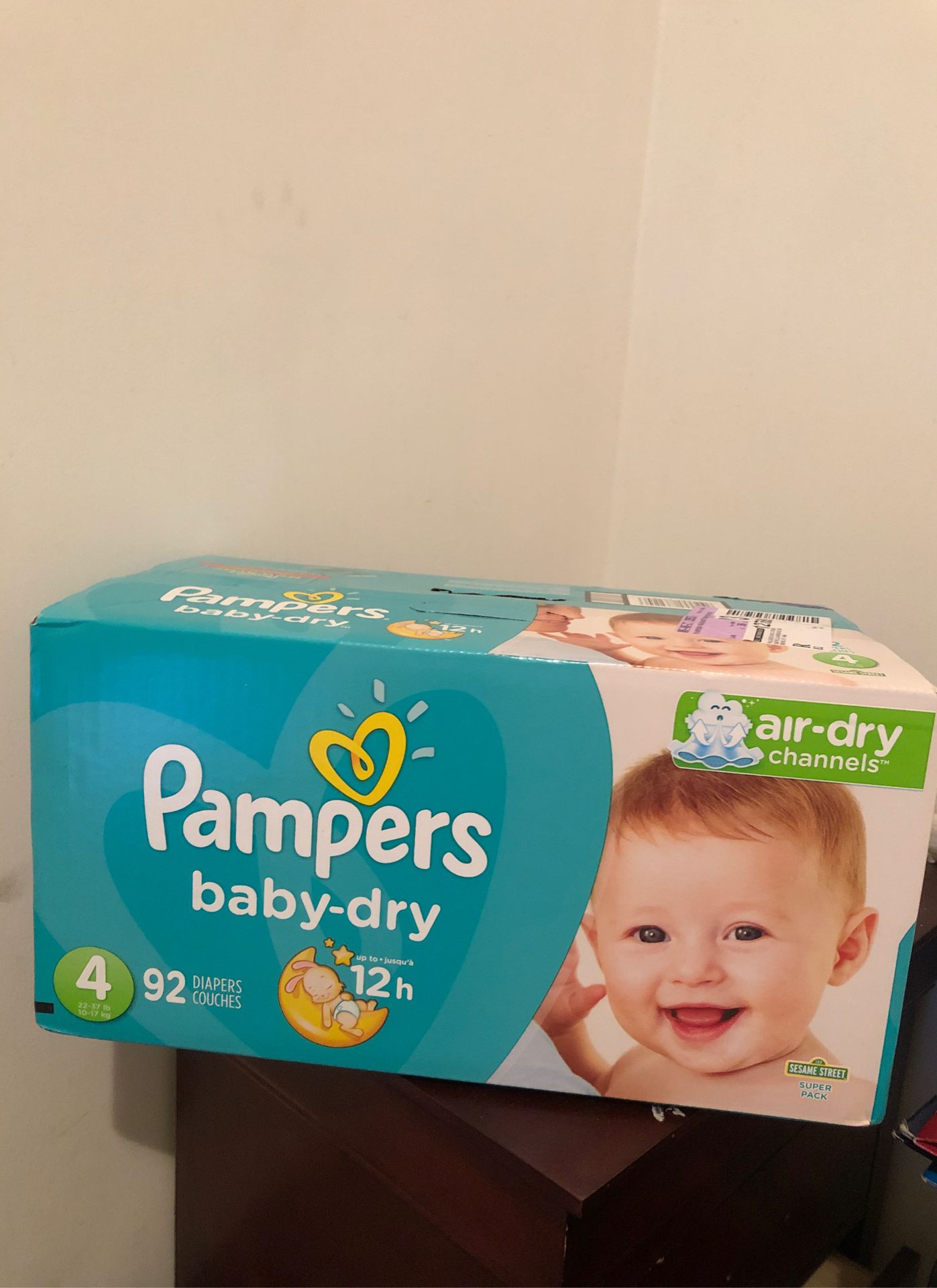 Pampers, baby-dry , size 4