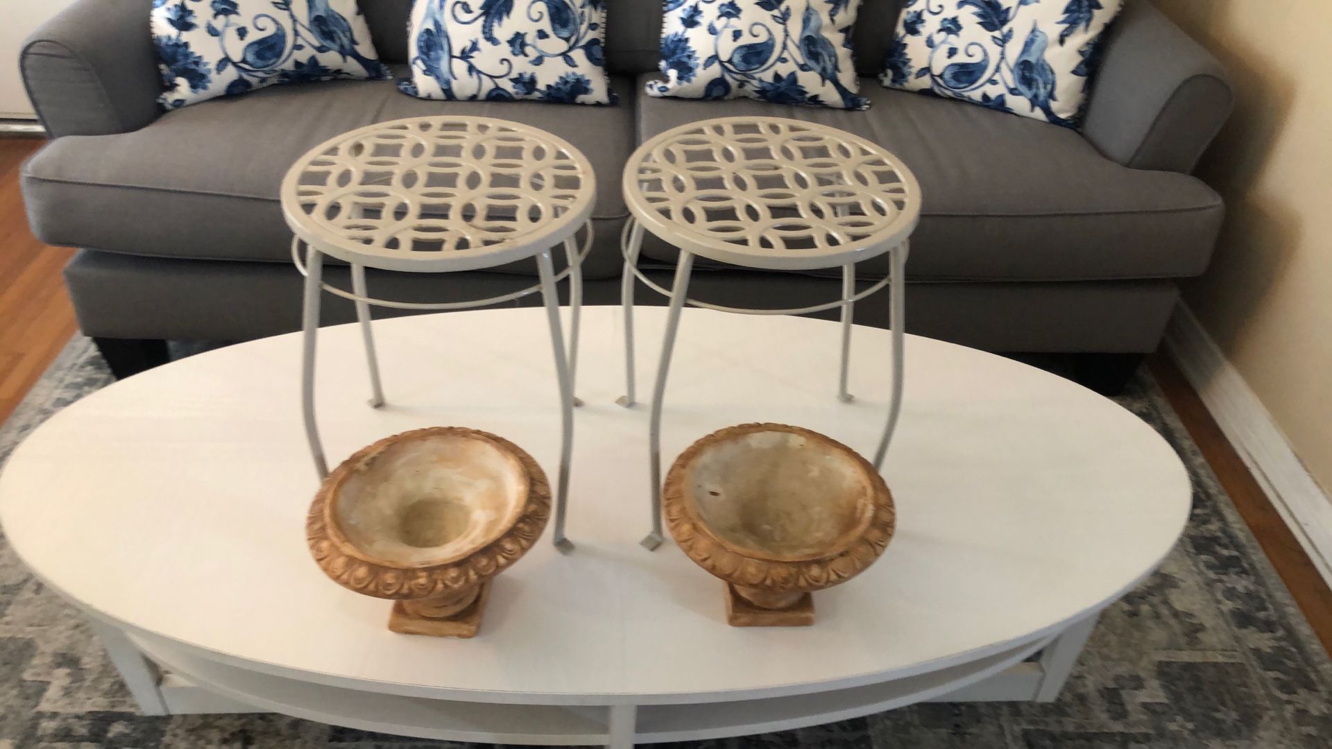 2-Large 2-Small Indoor/Patio Plant Holders