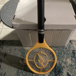 Electric bug swatter