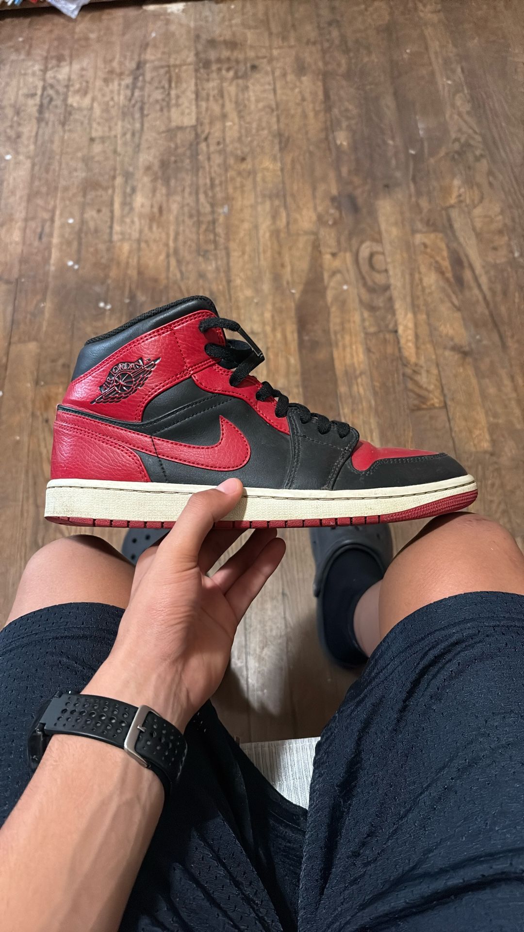 Jordan 1 Mids