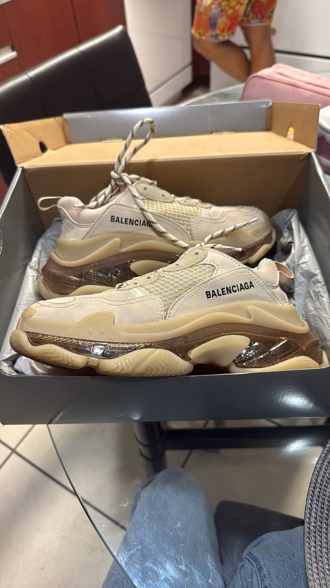 Balenciags Triple S clear sole