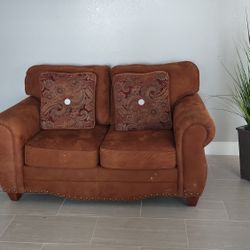 Love Couch  And Plant 