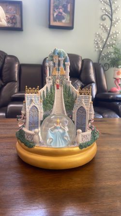 1948 Disney Disney Princess Castle Rotating Musical Snow Globe Display
