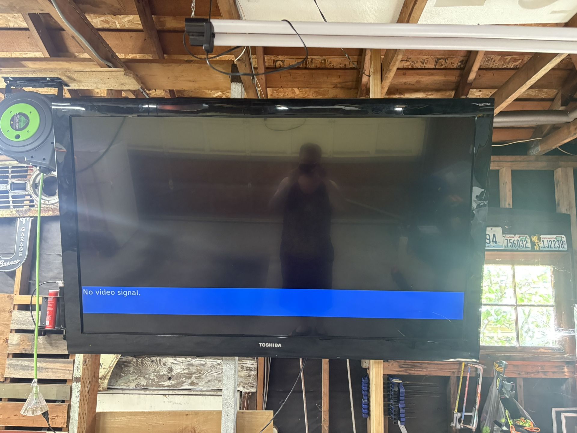 65" Toshiba Tv