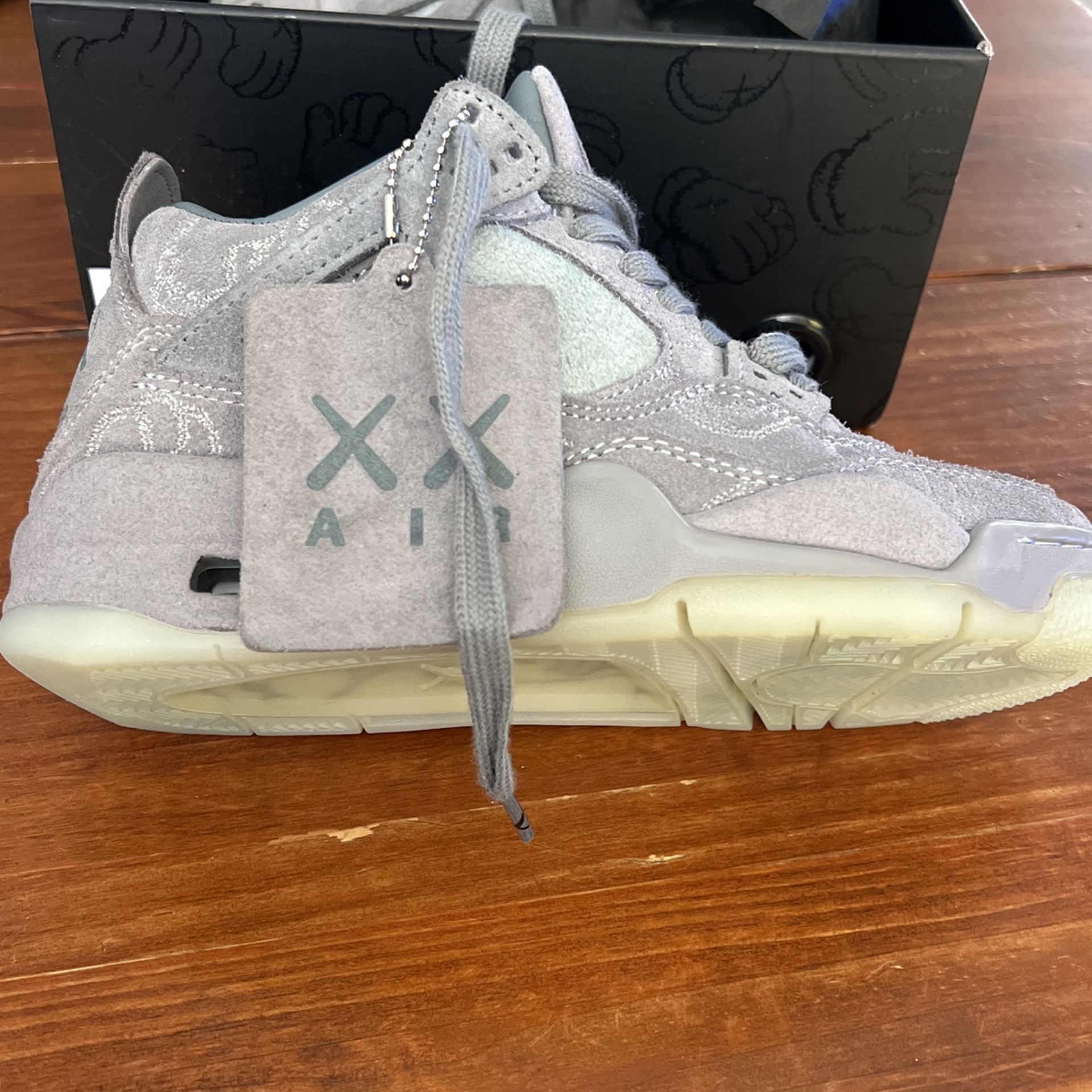 Nike Jordan 4 Retro KAWS (women)