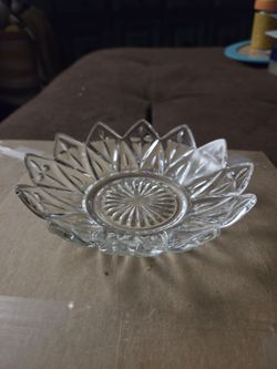 Glass dish - flower design
