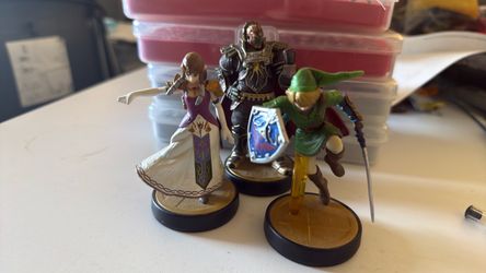 Legend of Zelda Super smash bros amiibo bundle