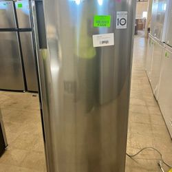 LG Upright Freezer  0T7U