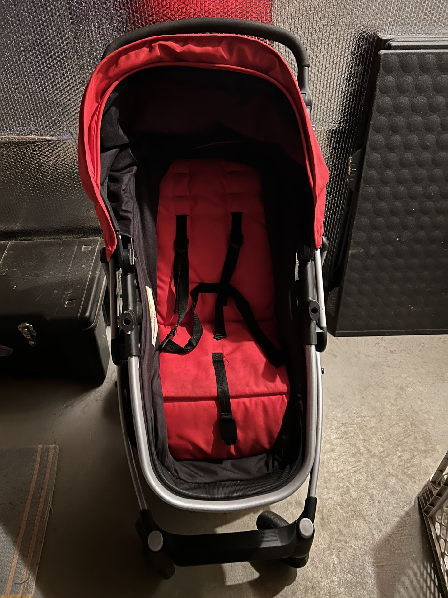 Evenflo Urbini Stroller/ bassinet