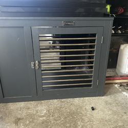 Bowser’s Modern Heavy-Duty Medium Dog Crate – Excellent Condition