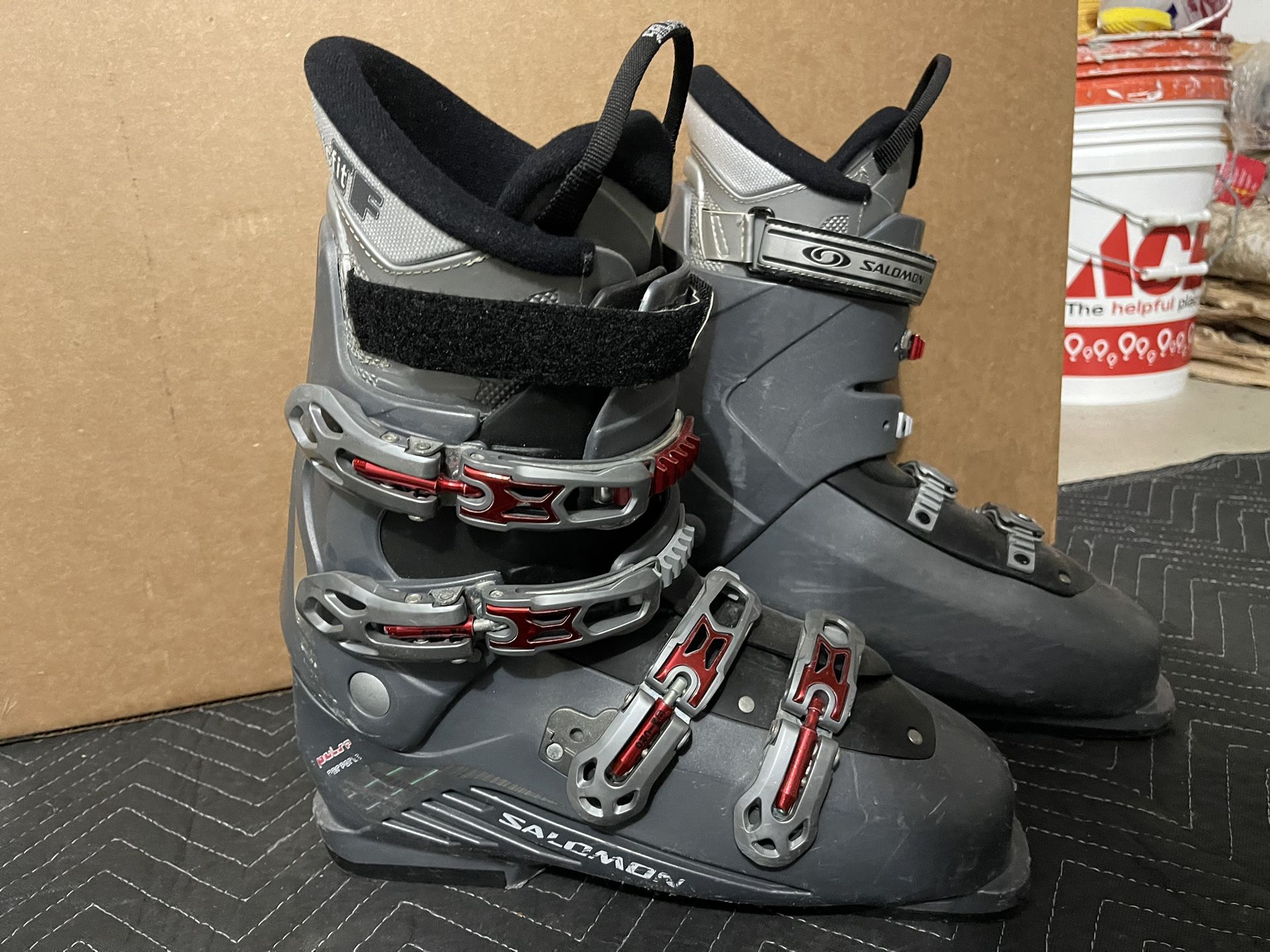 Salomon Ski Boots Men Size 29/29.5