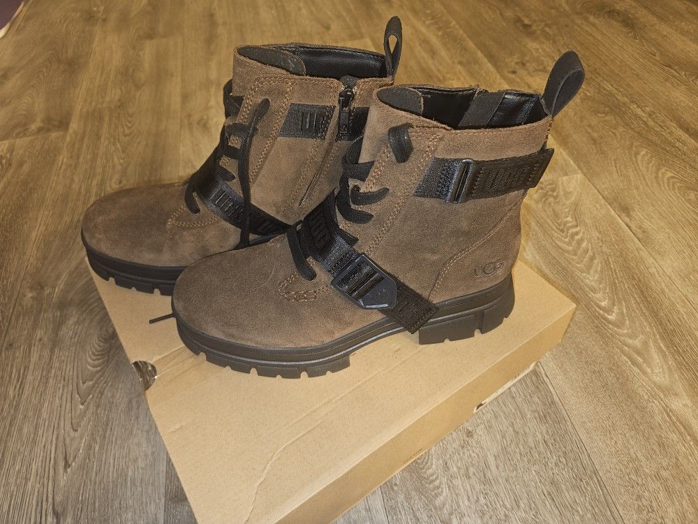 UGG Ashton Lace Up Boot
