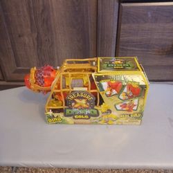 New! Treasure X Dino Gold Dino FrozenDissection Exclusive Hunter