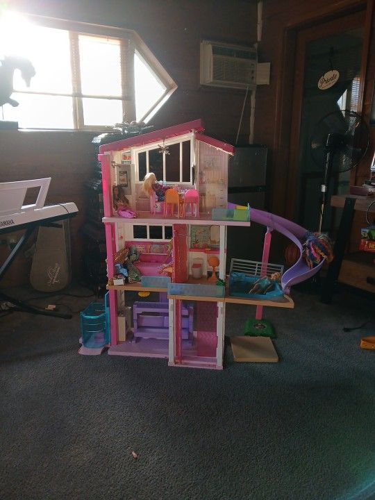 Barbie Pool House