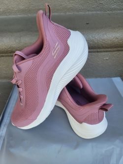 Skechers Women's Sneakers in Mauve Pink size 8