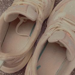 Woman Pumas