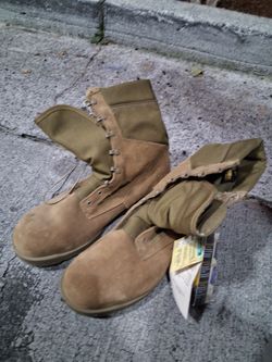 Combat boots