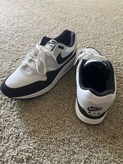 Nike Air Max - size 10