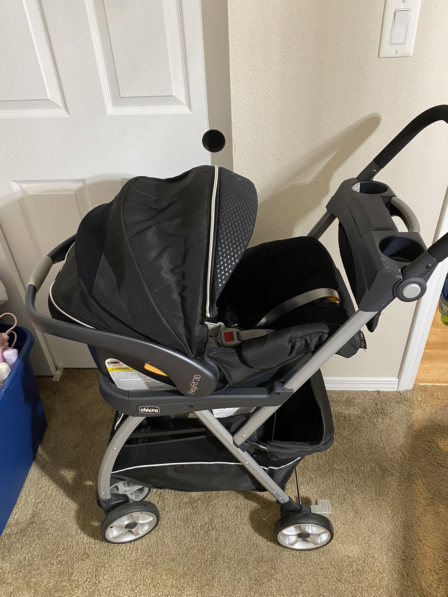 Chicco Keyfit30 Infant Car seat And Stroller Travel Sytem