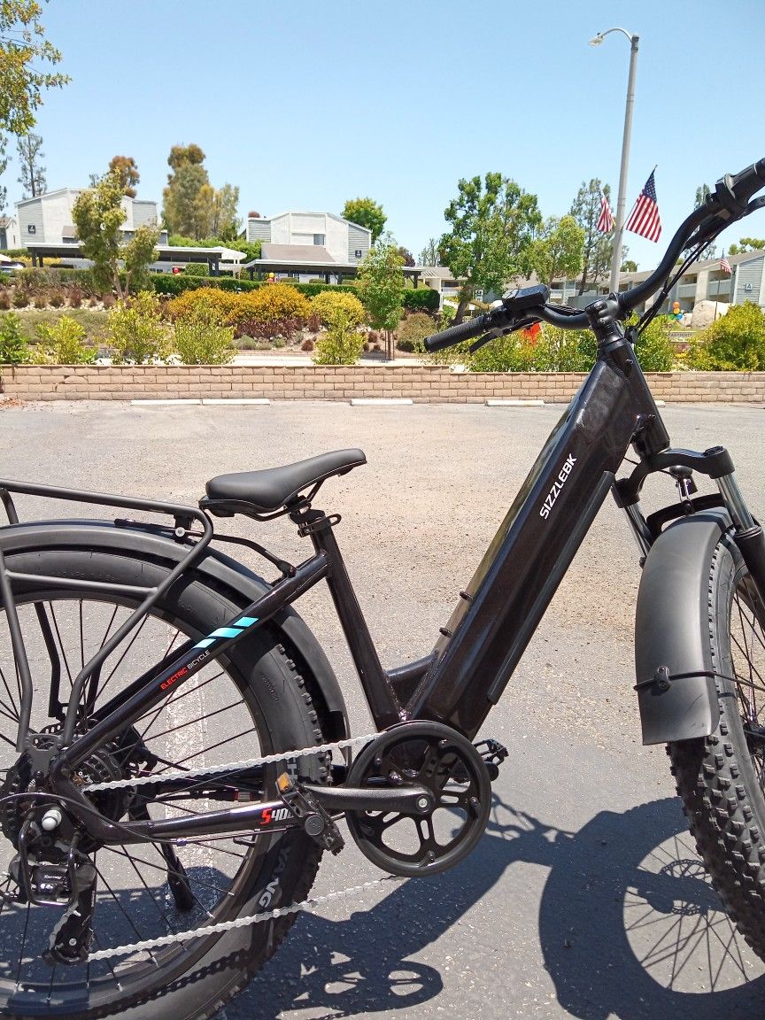 S400 26” SIZZLEBK Step Thru Black EBike