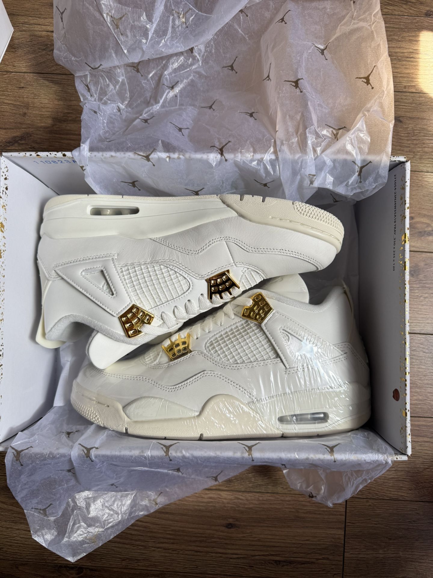 Jordan 4 Retro Metallic Gold Sz 9m