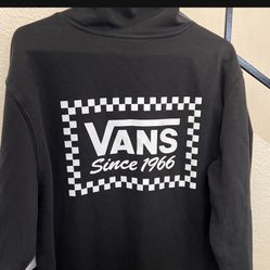 NEW MENS PULLOVER HOODIE JACKET. BLACK WITH WHITE DESIGN. SIZE MEDIUM.