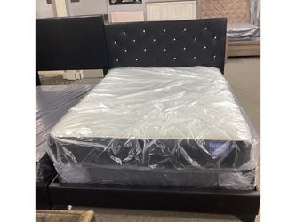 Full Size Bed & Mattresses