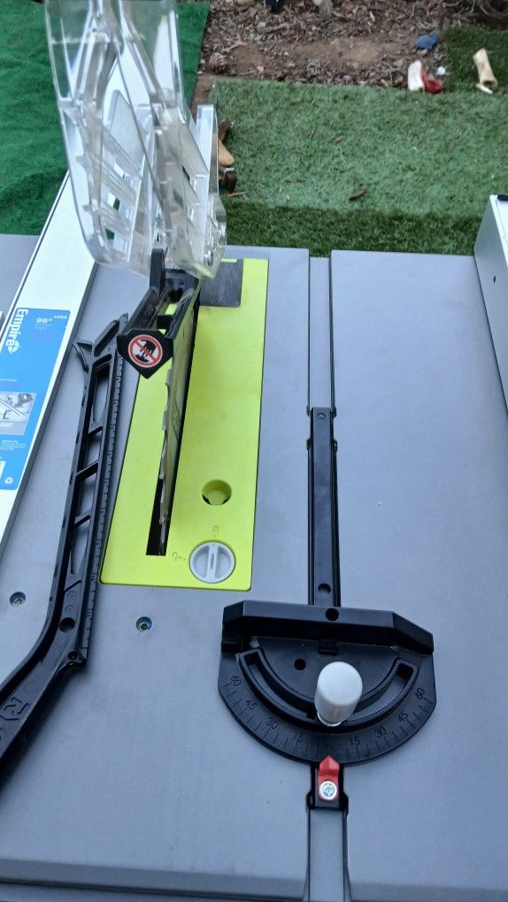 Ryobi RTS23 Table Saw
