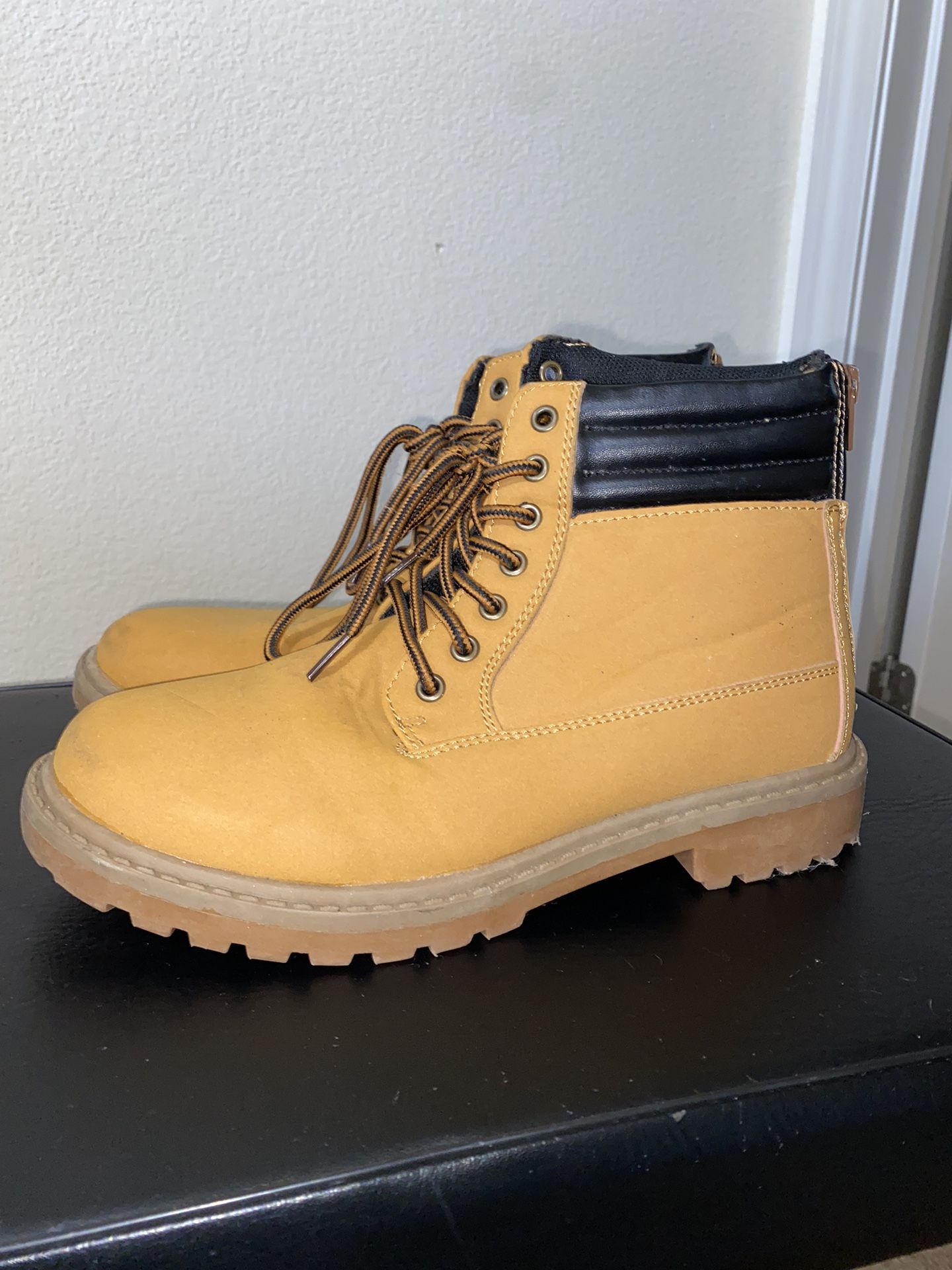 Urban Groove Ladies Boots Size 7