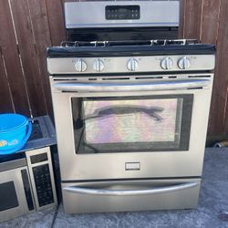 Frigidaire Gallery  Stove